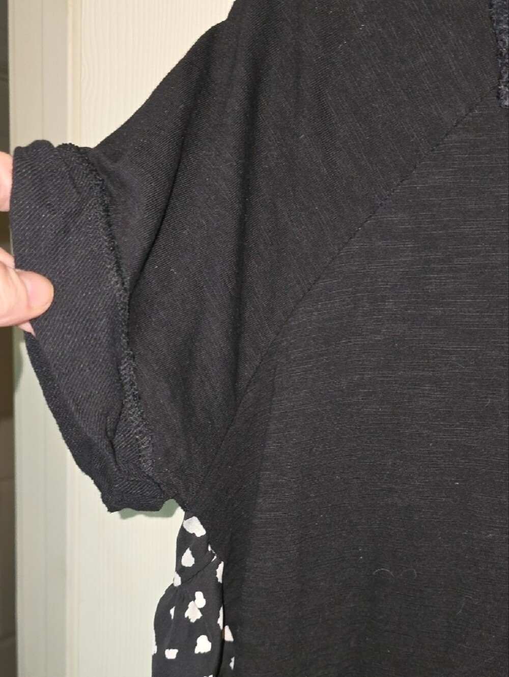 Umgee Black Short Sleeve Layered Top with White Spot Back Panel - Picture 4 of 7